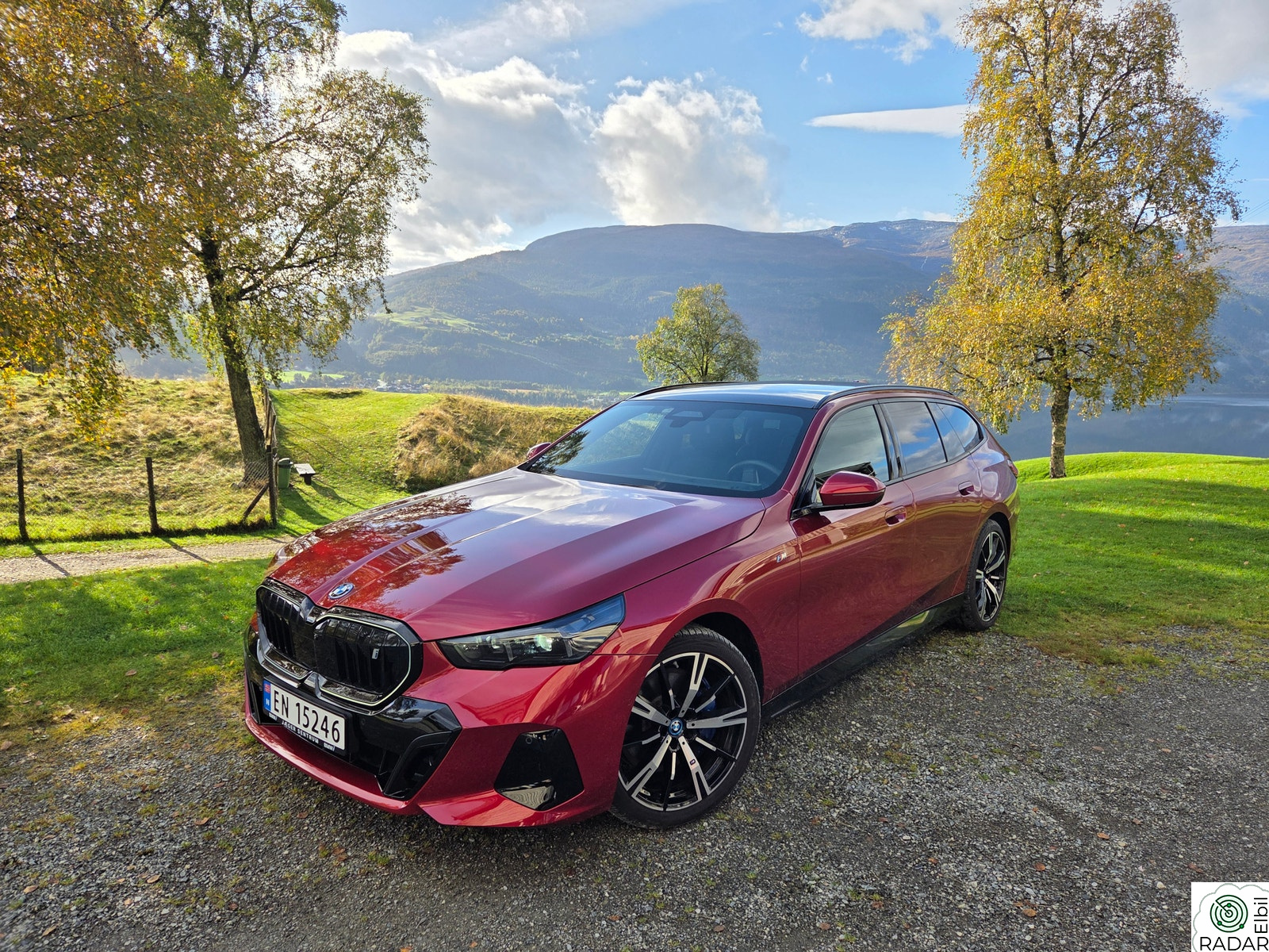 BMW i5 xDrive40 xDrive40 Touring Fully Charged M-Sport Komfortseter BW