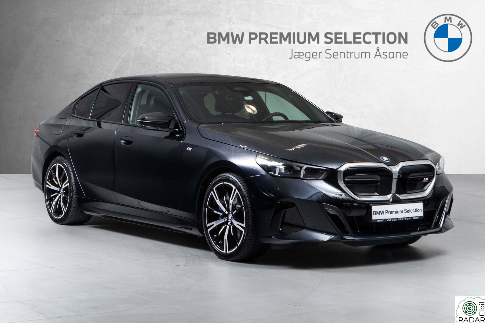 BMW i5 M60 xDrive Bower&Wilkins-Krok-Glasstak-Skinn