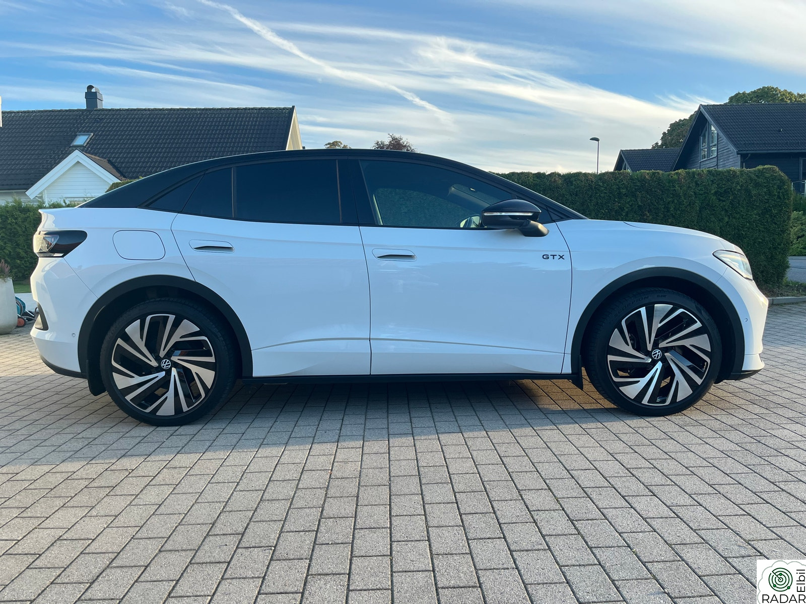 VOLKSWAGEN ID.5 GTX 220 KW GTX 4M 77kwh 299hk /21" /H.feste /Ryggekam
