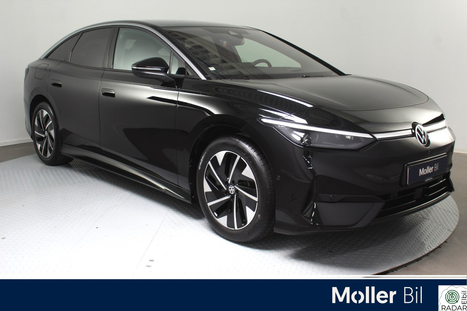 VOLKSWAGEN ID.7 PRO 210KW Fastback Pro Exclusive -360Kam, Pano, HUD, Matrix, Krok