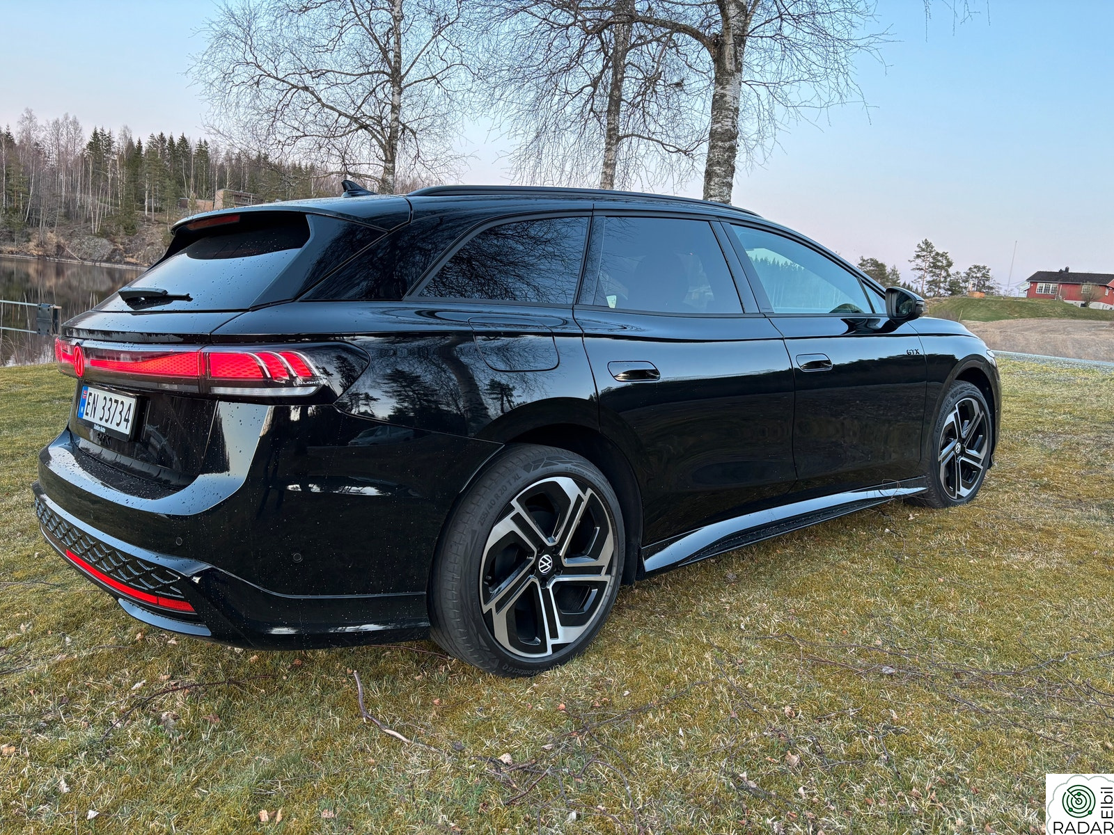 VOLKSWAGEN ID.7 TOURER GTX KUPP Stasjonsvogn GTX 4Motion 86kWh