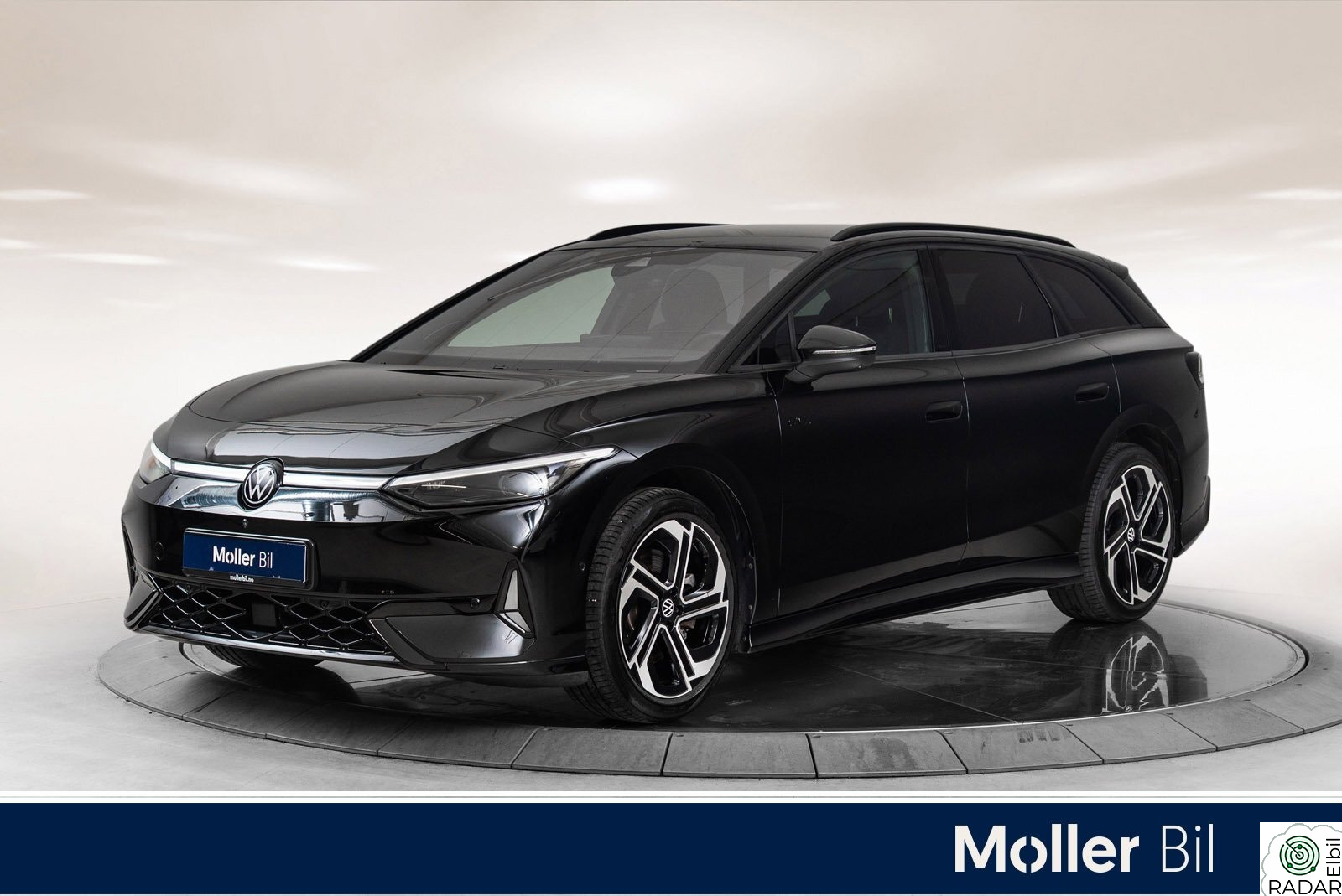 VOLKSWAGEN ID.7 TOURER GTX GTX 4M 86kWh Exclusive - H&K, HUD, Matrix, 360Kam, 20"