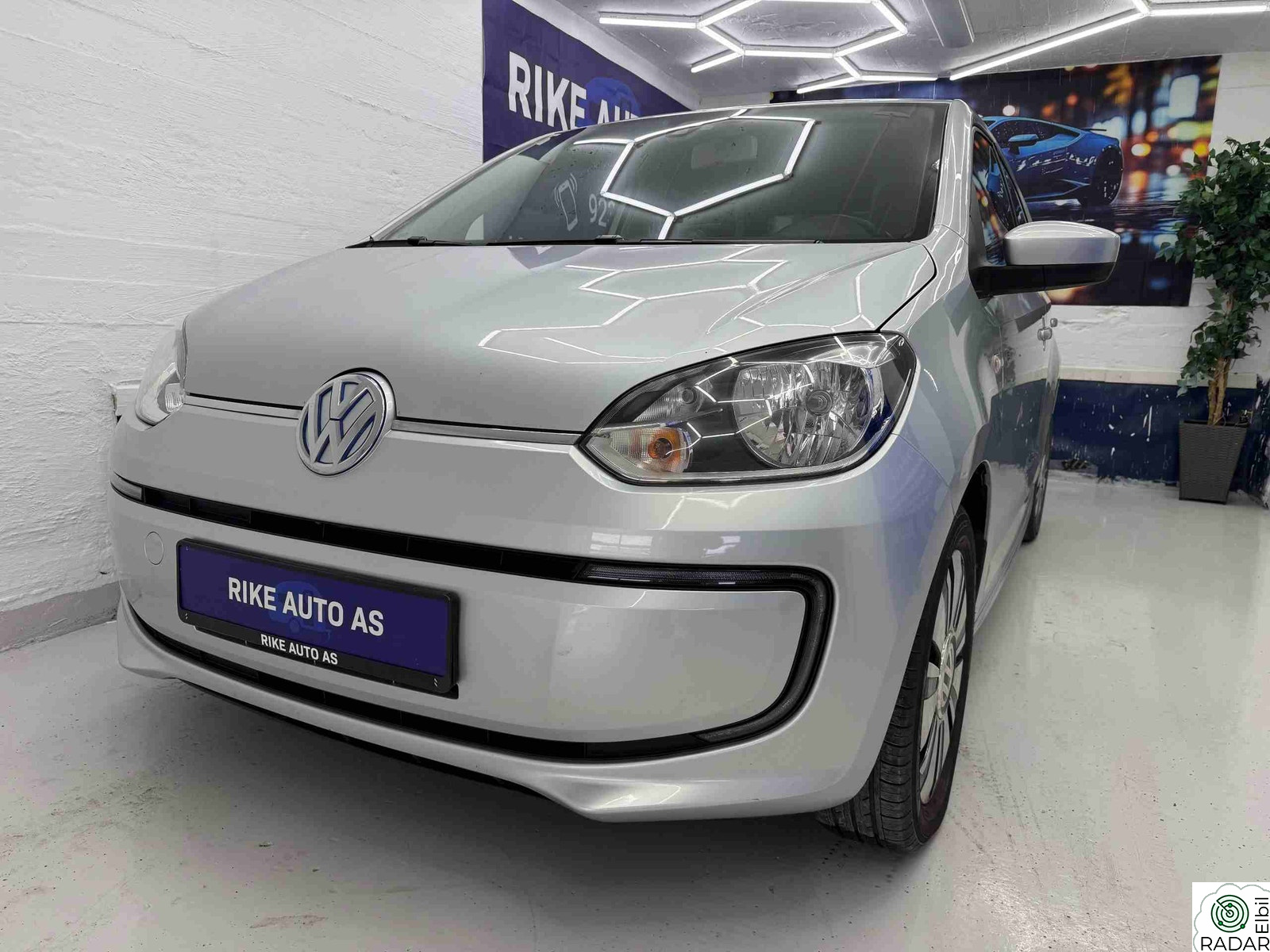 VOLKSWAGEN UP! 2014 VOLKSWAGEN UP! E-UP HIGHLINE AUTOMAT
