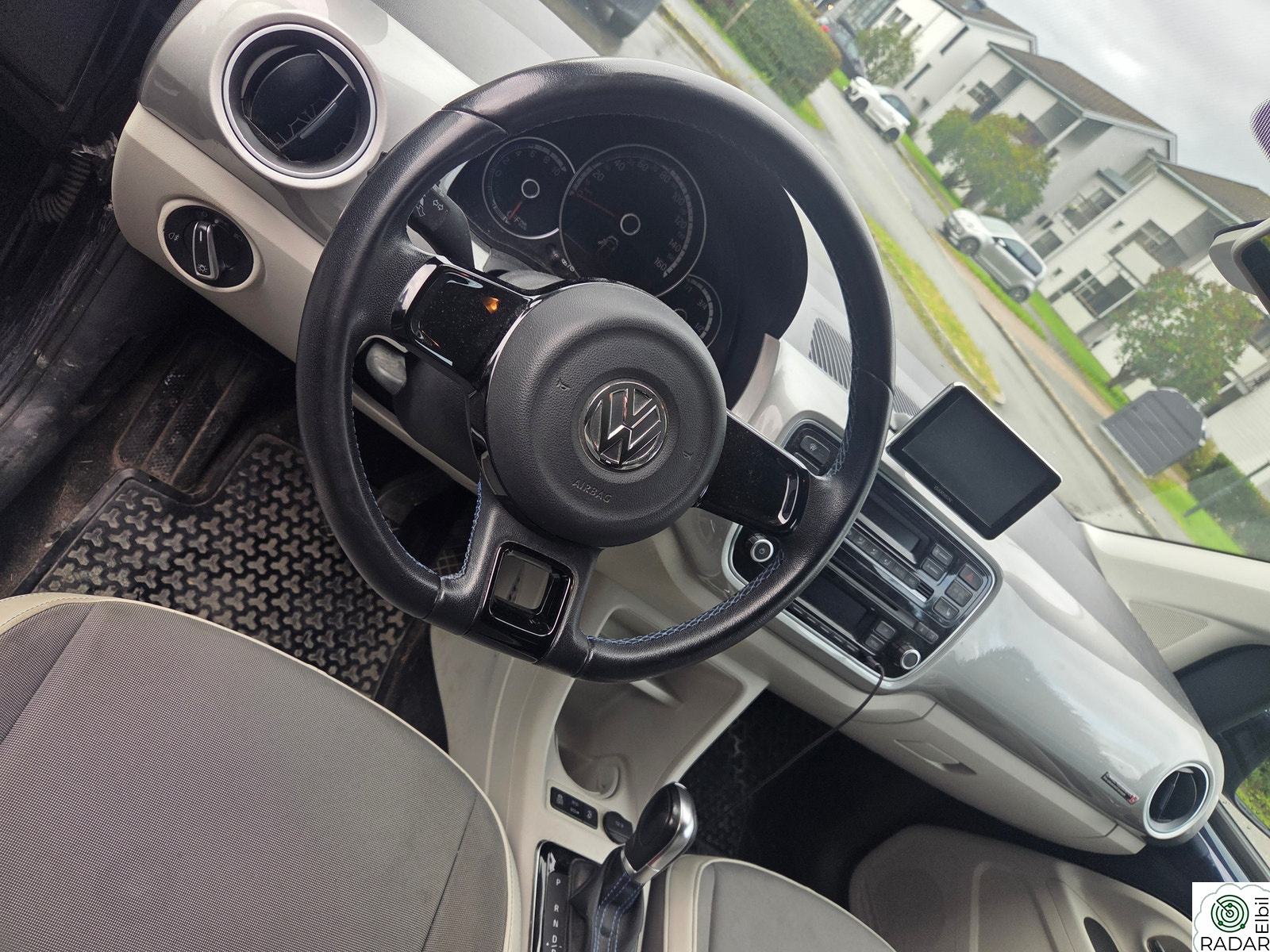 VOLKSWAGEN UP!