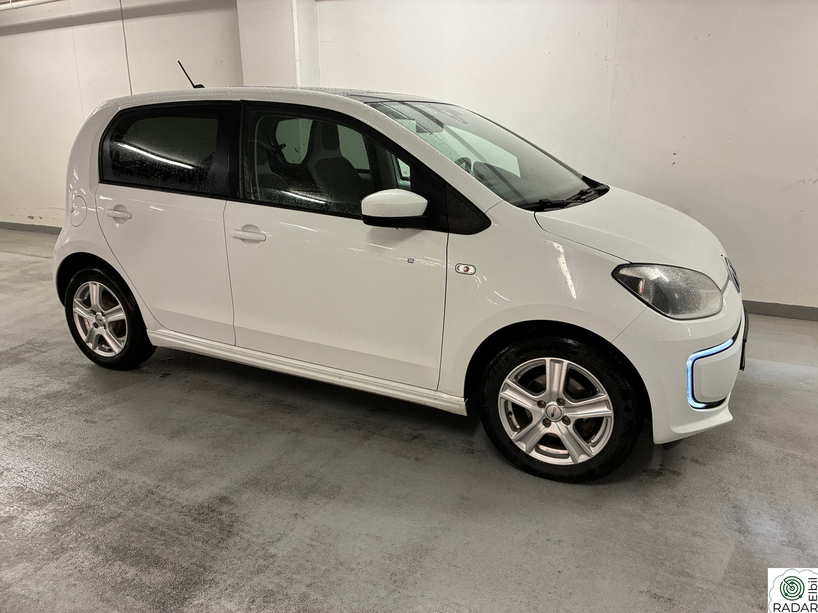 VOLKSWAGEN UP! soltak/navi/ac/en eier