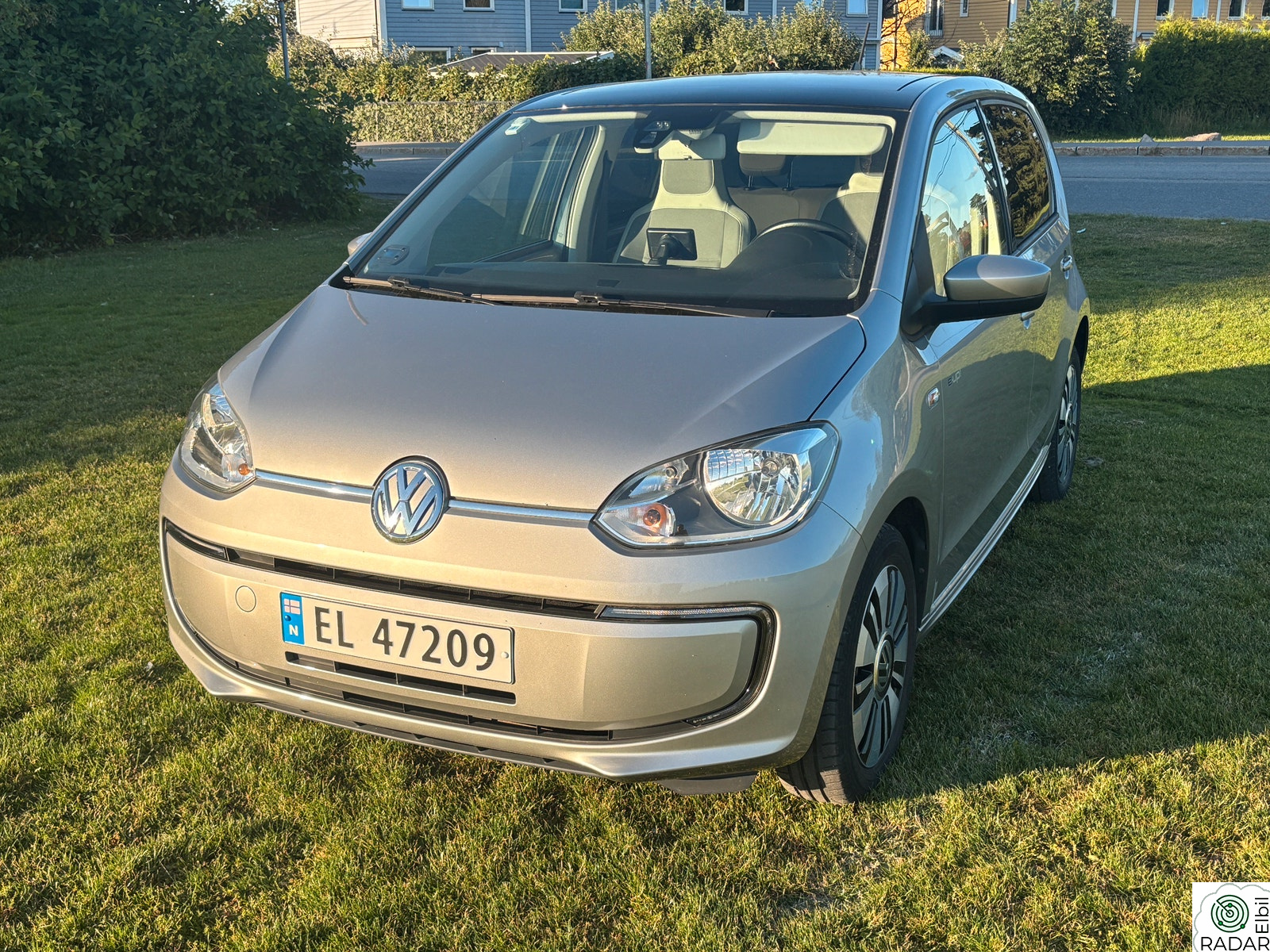 VOLKSWAGEN UP! E-UP! LAV KM, HIGHLINE - panorama soltak, AC, Nav.
