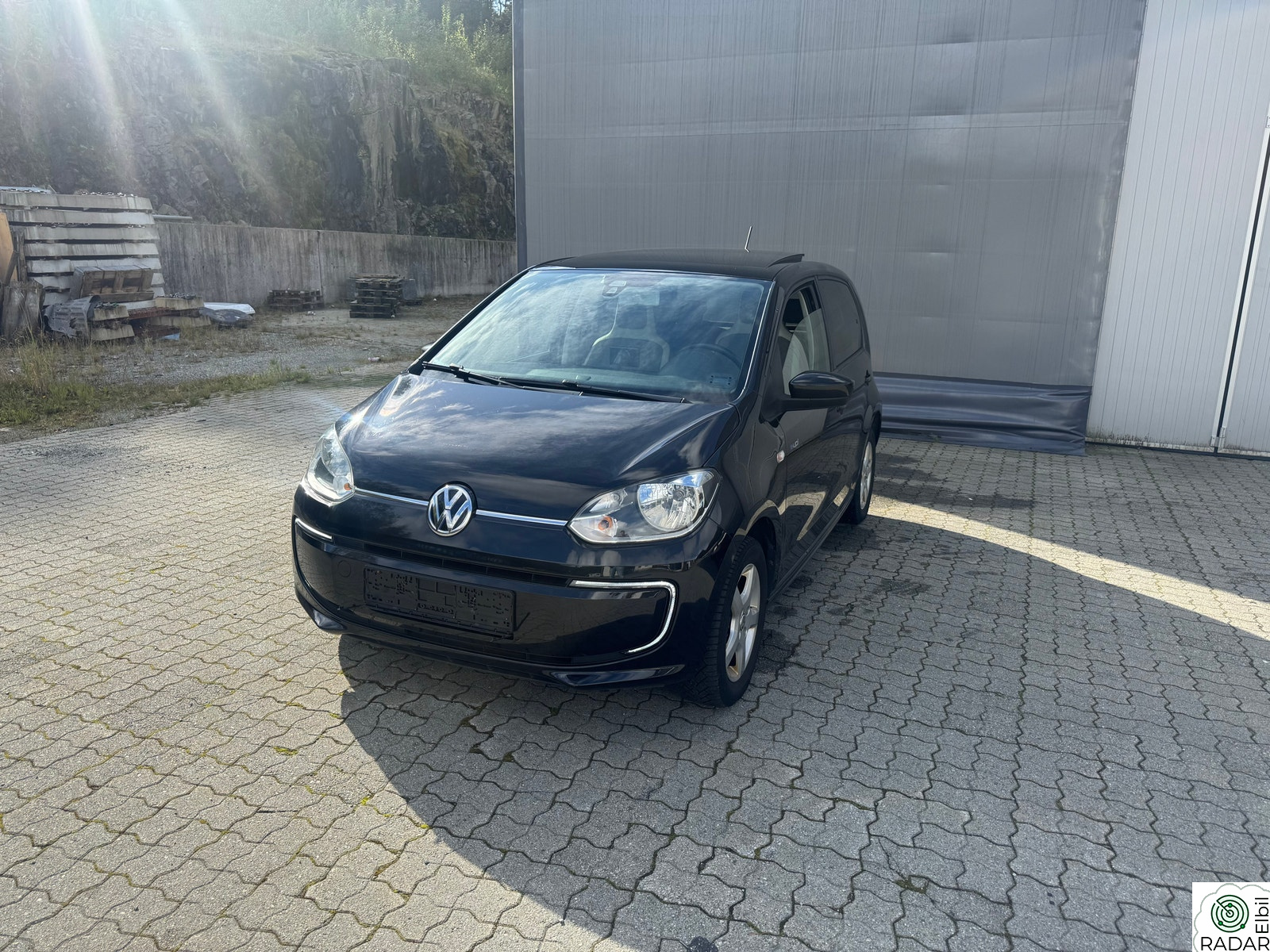 VOLKSWAGEN UP! Eu ok til 2027 / Garanti / Navi