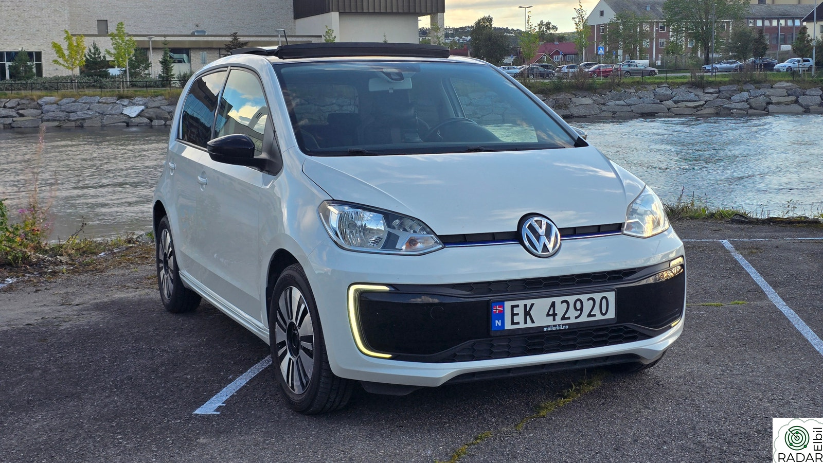 VOLKSWAGEN UP!