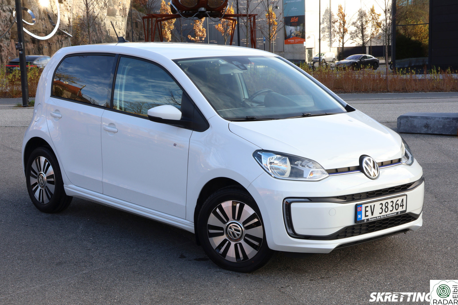 VOLKSWAGEN UP! ÈN EIER - GUNSTIG KJØRELENGDE - LETTKJØRT!