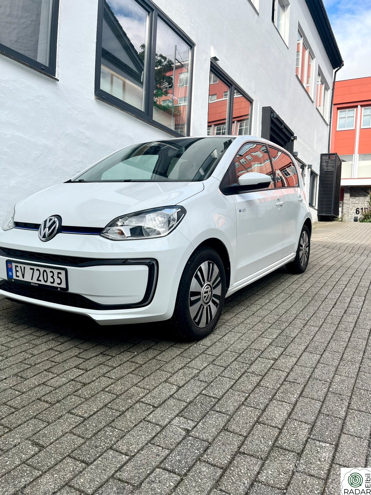 VOLKSWAGEN UP!