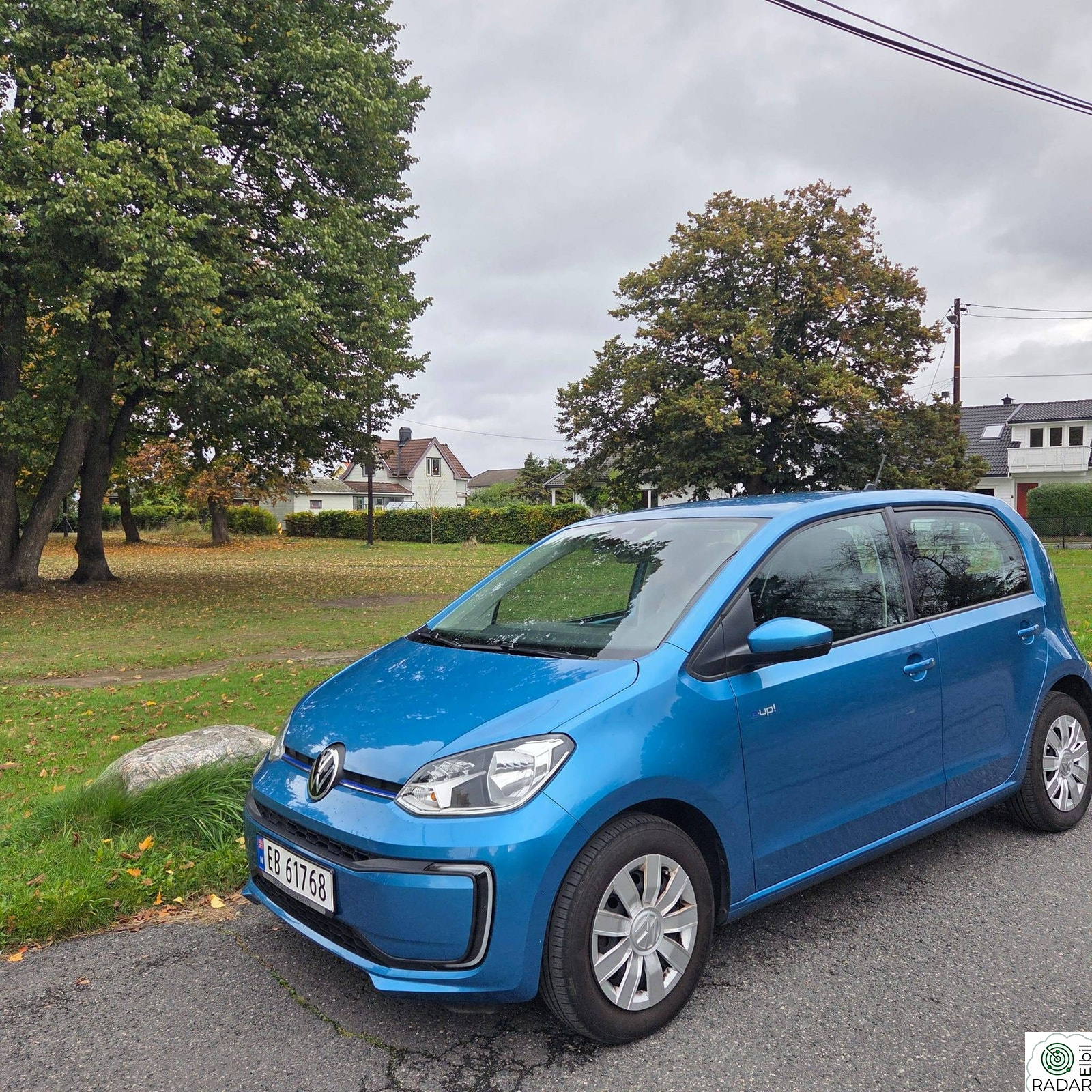 VOLKSWAGEN UP! Volkswagen e-up! 2020 til salgs - med midtarmlene