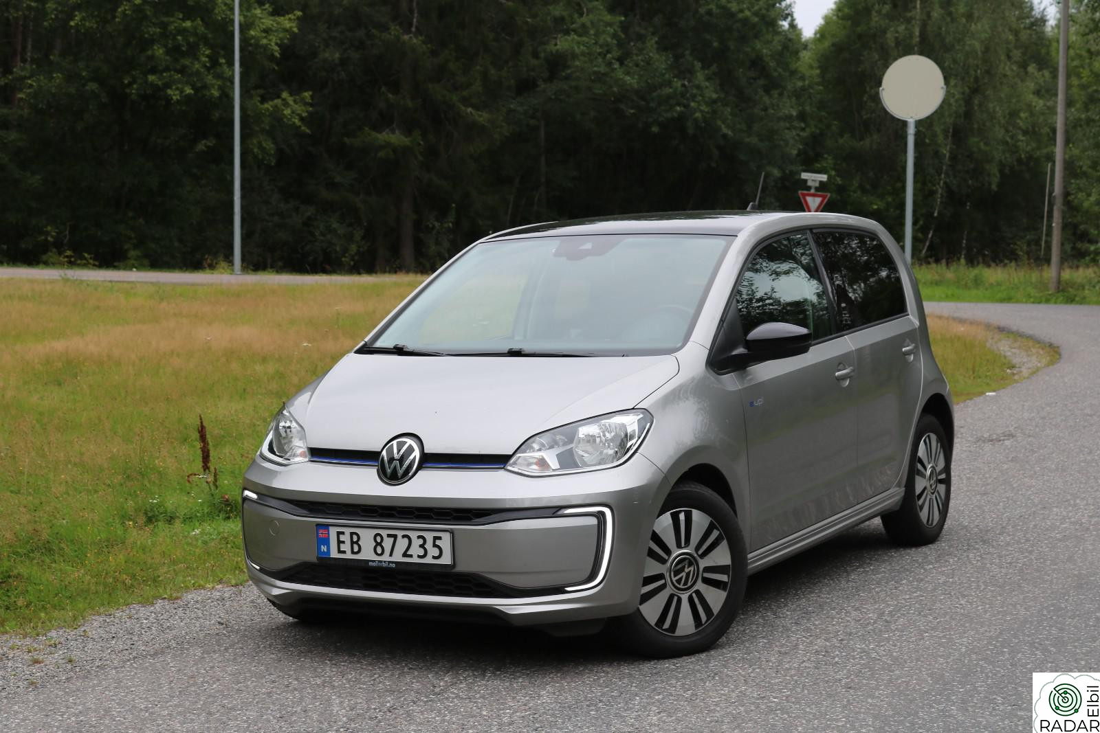 VOLKSWAGEN UP! 259KM 82HK HIGH DAB PDC CRUISE R-KAMERA GARANTI+