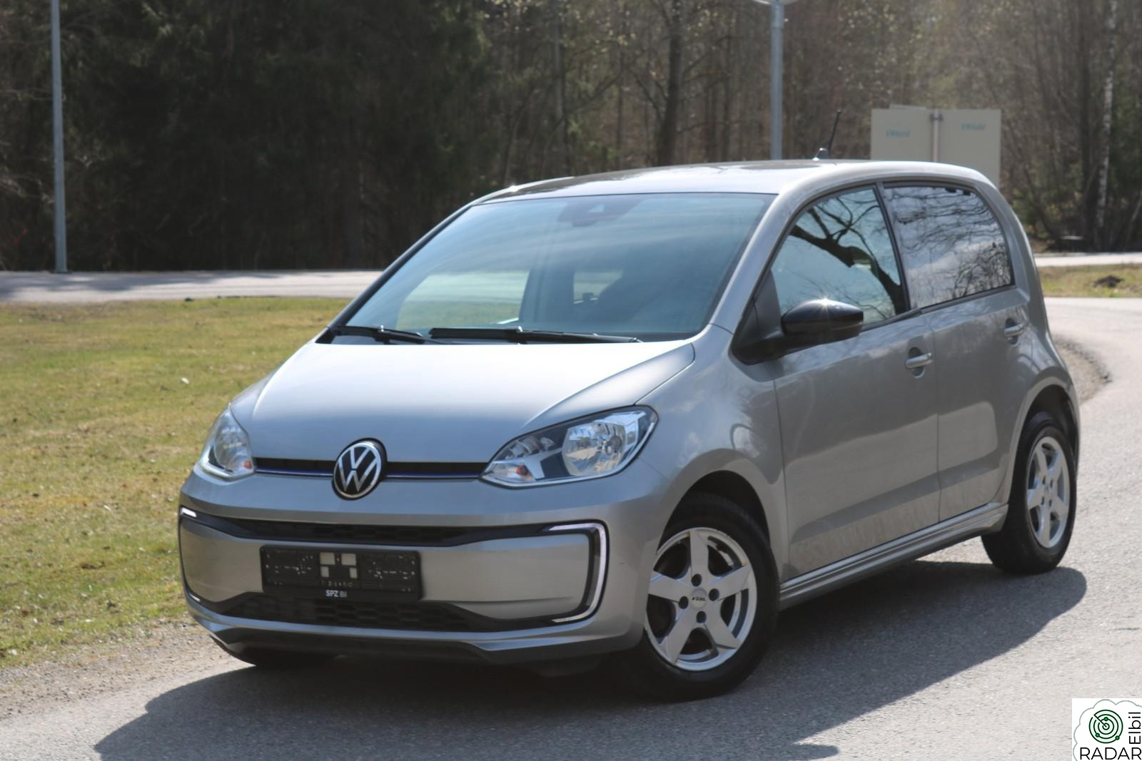 VOLKSWAGEN UP! 259KM 82HK HIGH DAB PDC CRUISE R-KAMERA PENBIL GARANTI