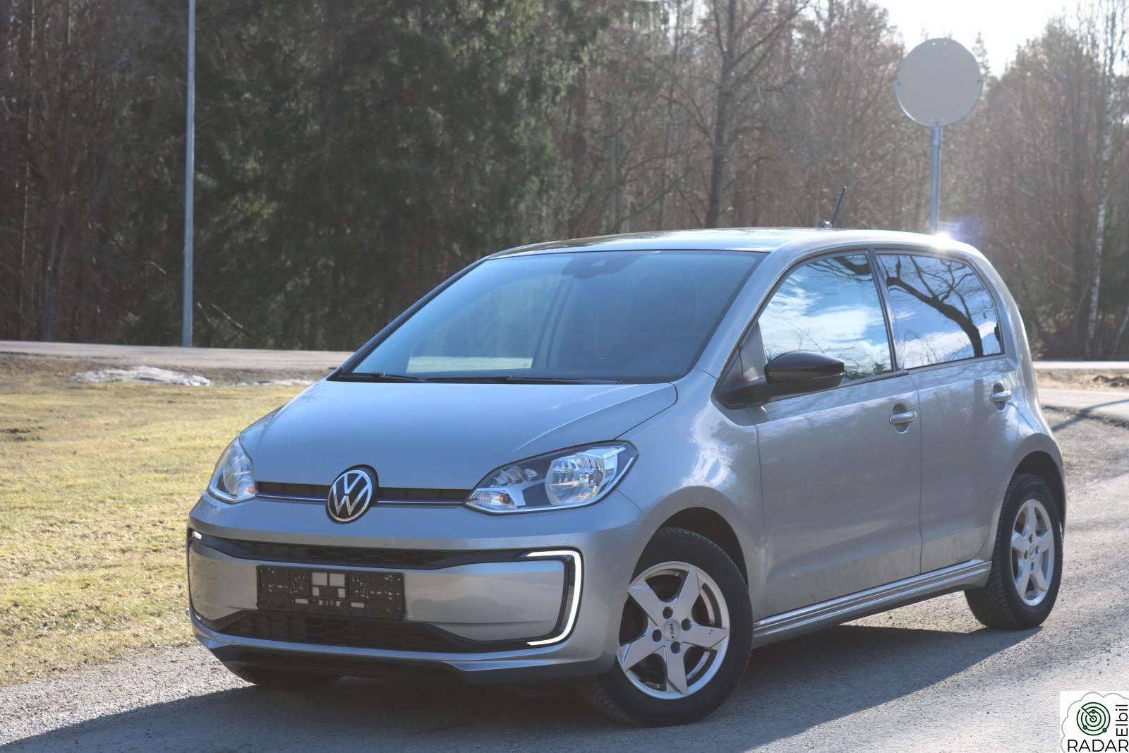 VOLKSWAGEN UP! 259KM 82HK HIGH DAB PDC CRUISE R-KAMERA LAV KM GARANTI