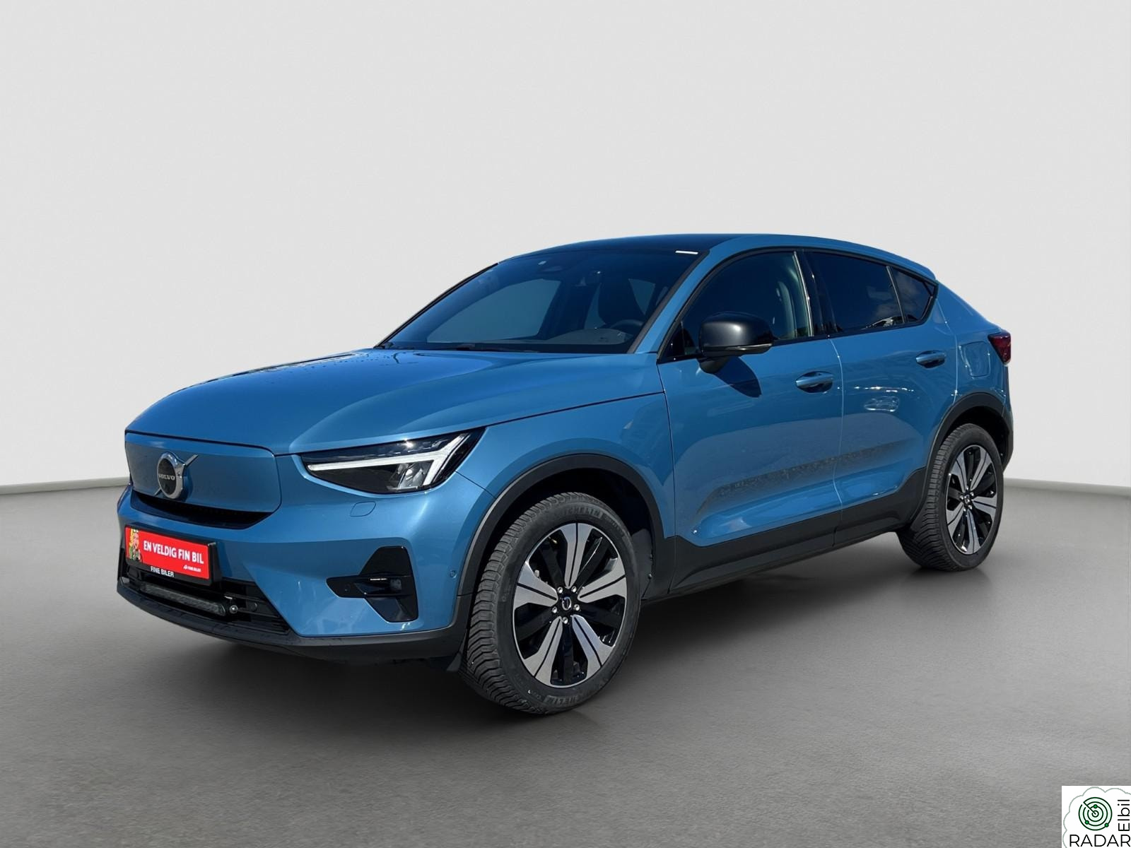 VOLVO C40 Ultimate Twin 408hk HarmanKardon Pano Krok Lightbar