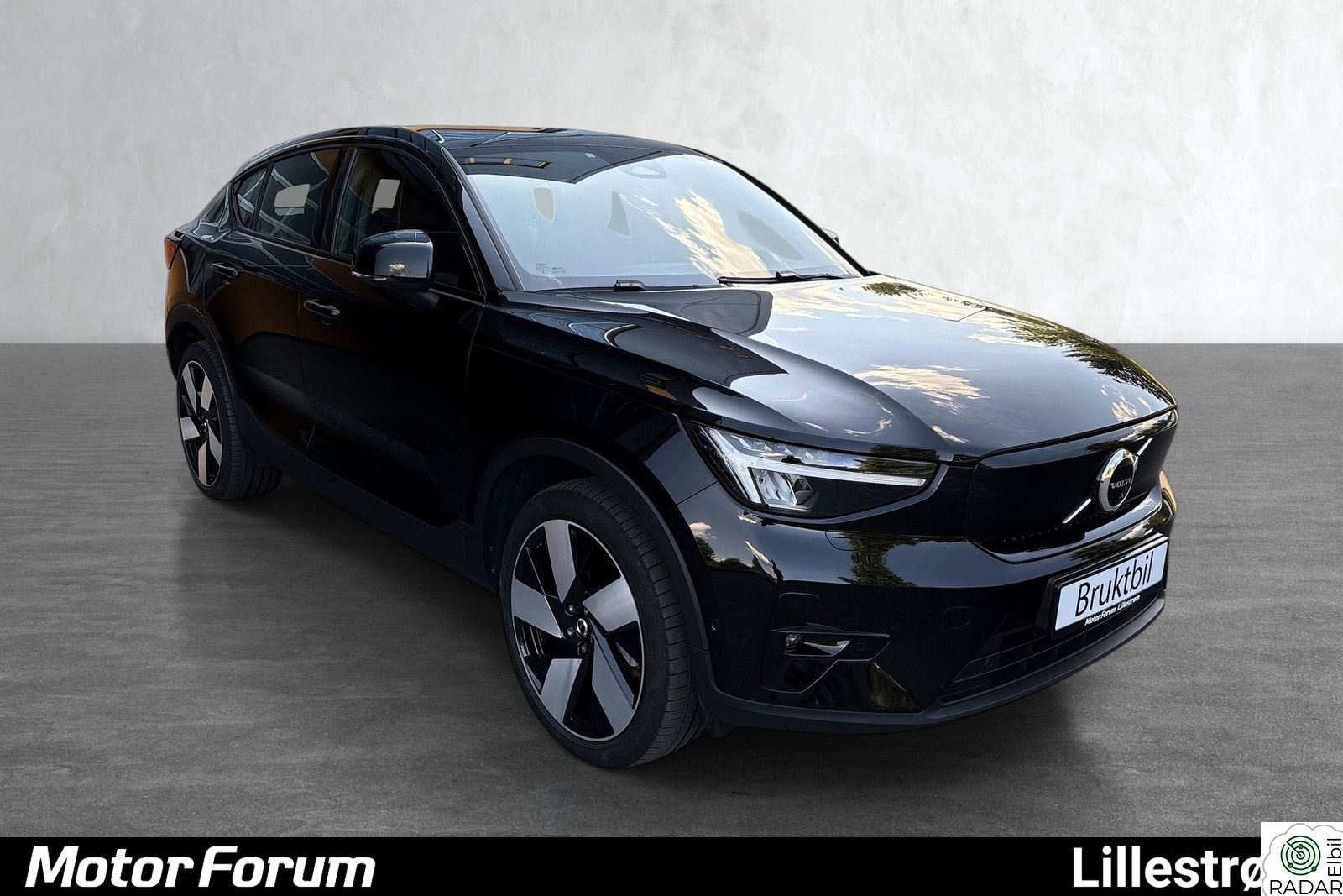 VOLVO C40 4x4 Ultimate / Drop-Off / Panorama / Hengerfeste / H&K