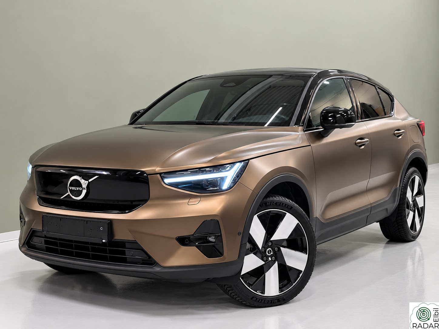 VOLVO C40 Recharge Twin Ultimate 408hk AWD Bond Harman Gold+++