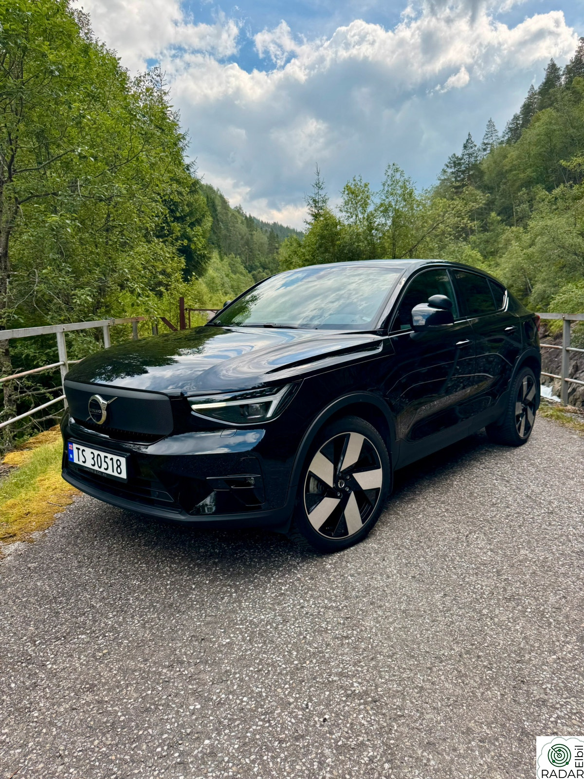 VOLVO C40