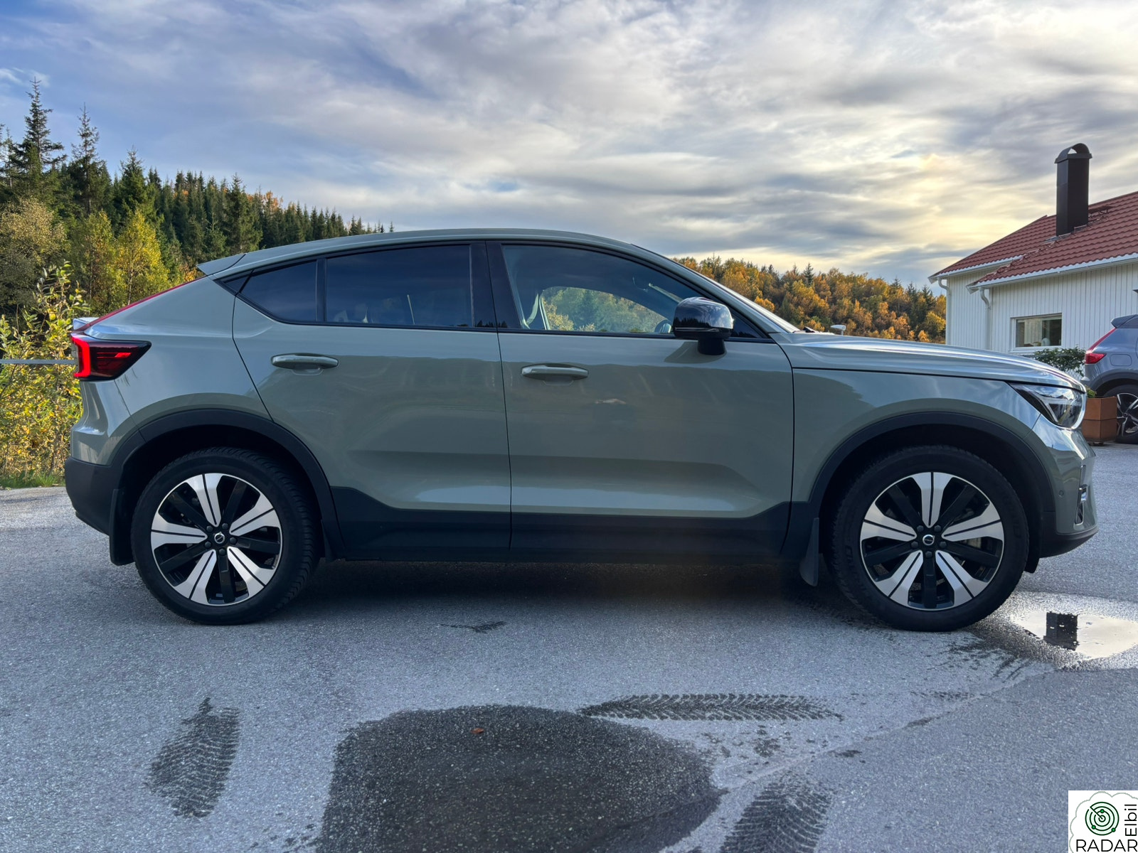 VOLVO C40 Recharge Twin 408hk AWD Ultimate/ led bar/h.feste