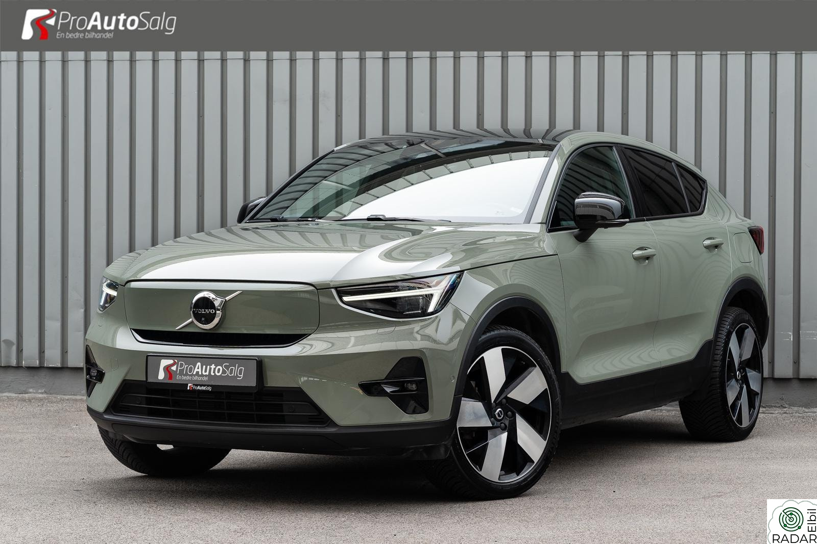 VOLVO C40 Twin Ultimate ACC Harman/Kardon Pixel LED Hengerfeste