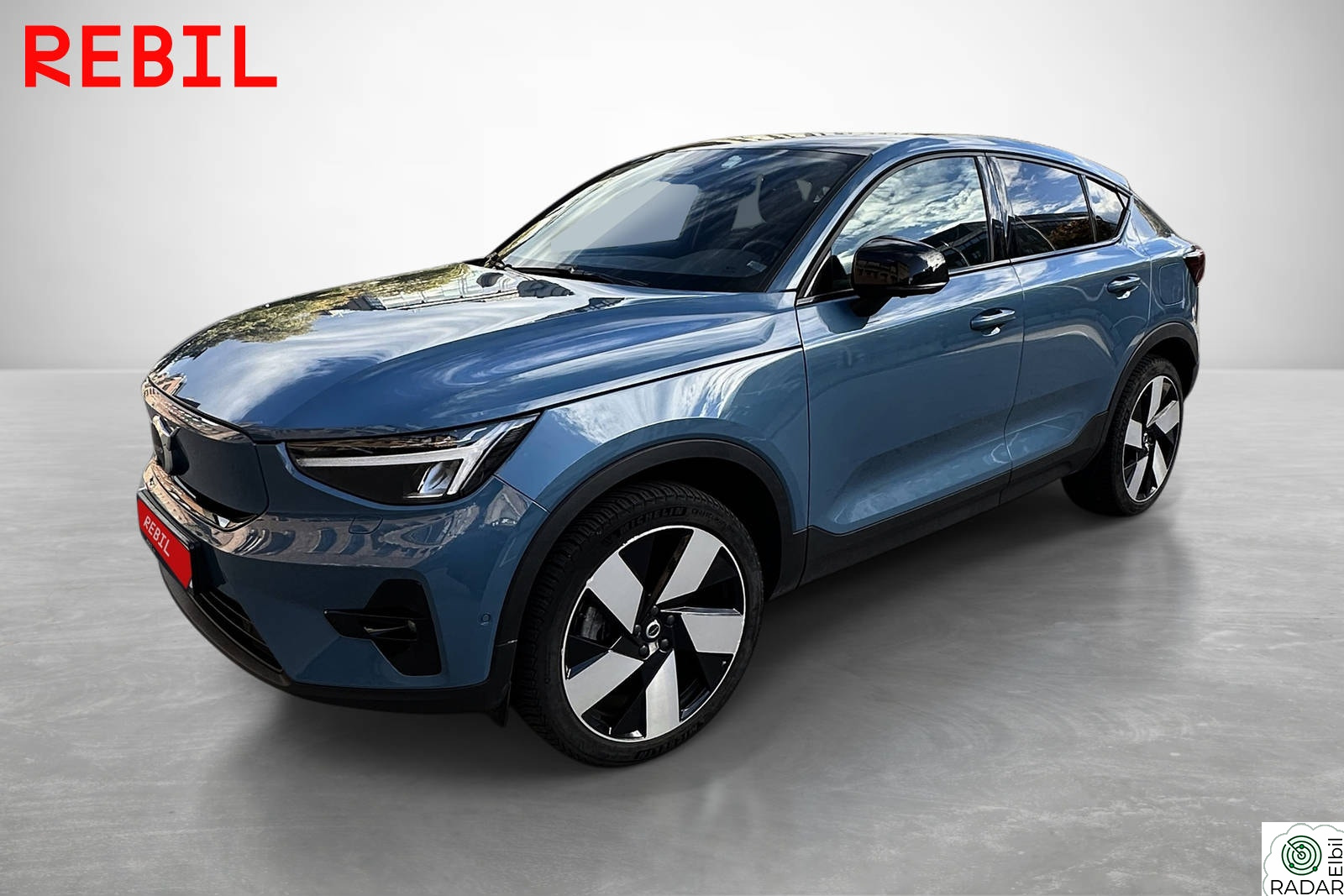 VOLVO C40 Twin Motor/Ultimate/R-Design/AWD/Pano/ACC/HK/Navi