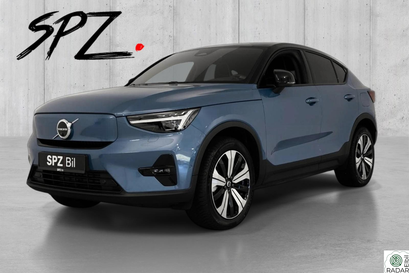 VOLVO C40 AWD VPUMPE KROK ACC PANORAMA H/K 360KAM LED KEYLESS