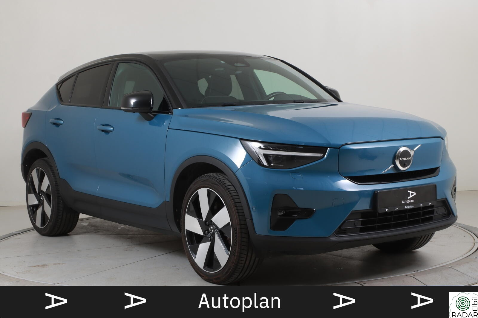 VOLVO C40 Recharge Twin AWD Pro ACC/Krok/360º/Pixel/H&K/Pano