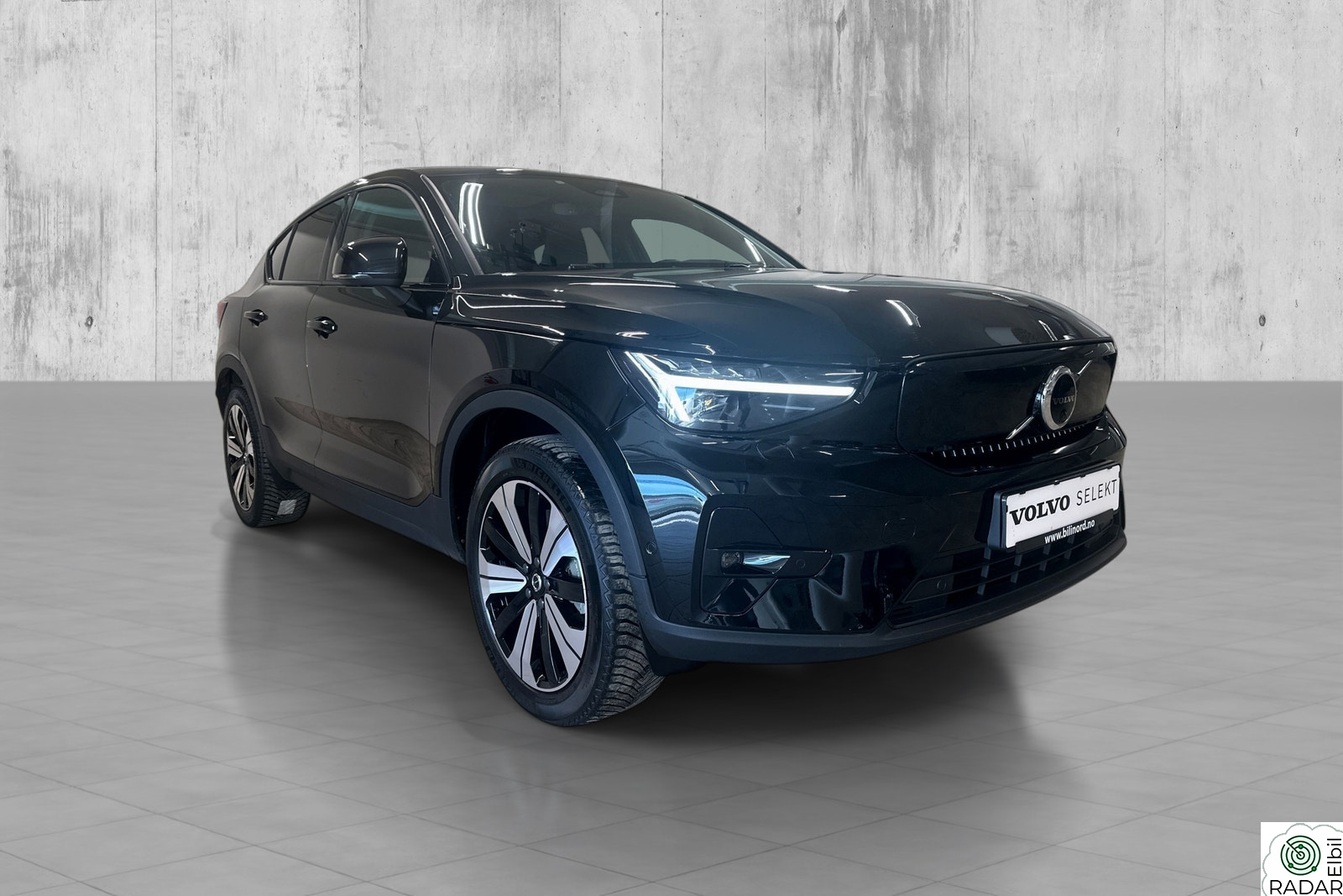 VOLVO C40 Recharge Twin AWD Pro Pixel/360/H&K/Krok/glasstak