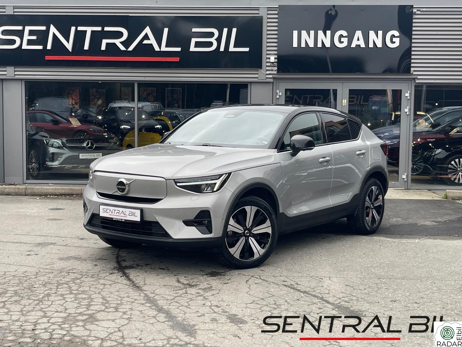 VOLVO C40 AWD/PRO/ULTIMATE/PANO/360KAM/PIXEL LED/ACC/H&K/PILOT++