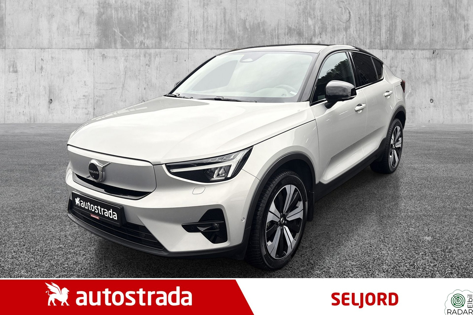 VOLVO C40 Recharge AWD Pro//Hengerfeste//