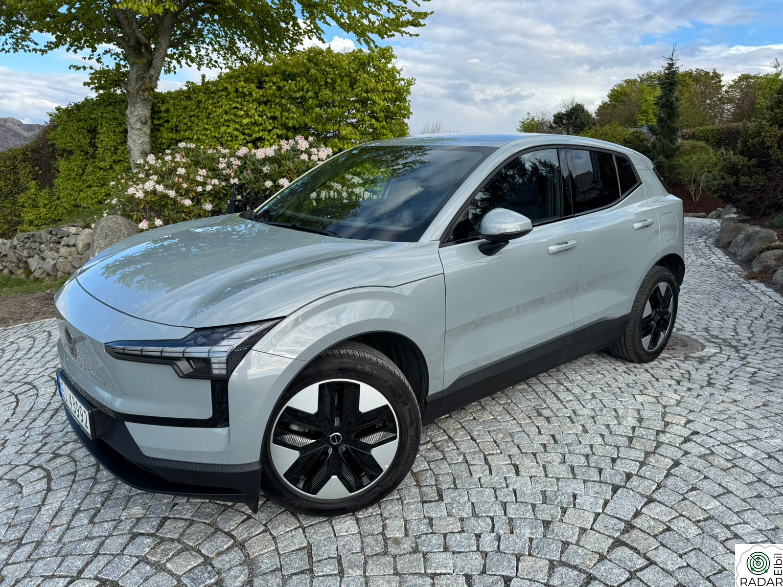 VOLVO EX30 272hk Extended Range RWD Core