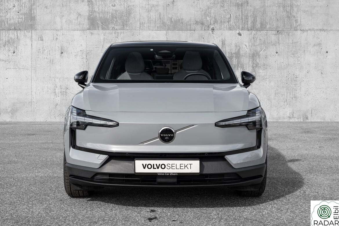 VOLVO EX30 Twin Motor Performance 442Hk. Velholdt!