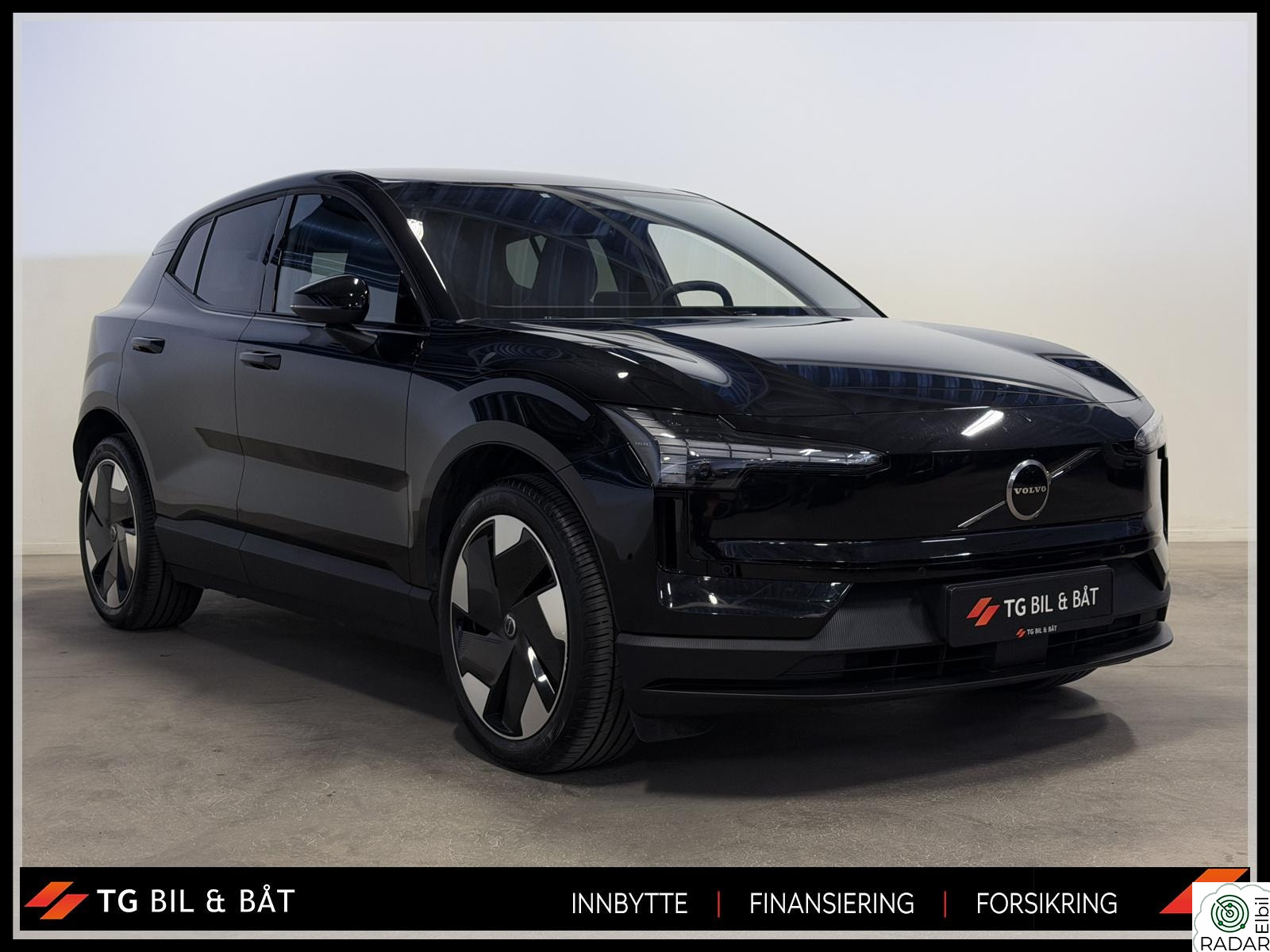 VOLVO EX30 Twin Performance AWD Plus - NAVI/H&K/RYGGE/S+V-HJUL!