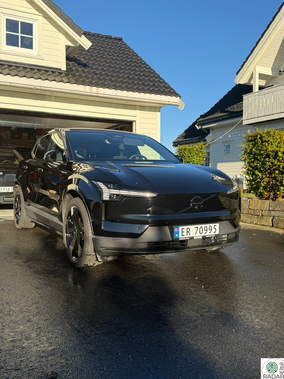 VOLVO EX30 428hk Twin Performance AWD Ultra Black Edition