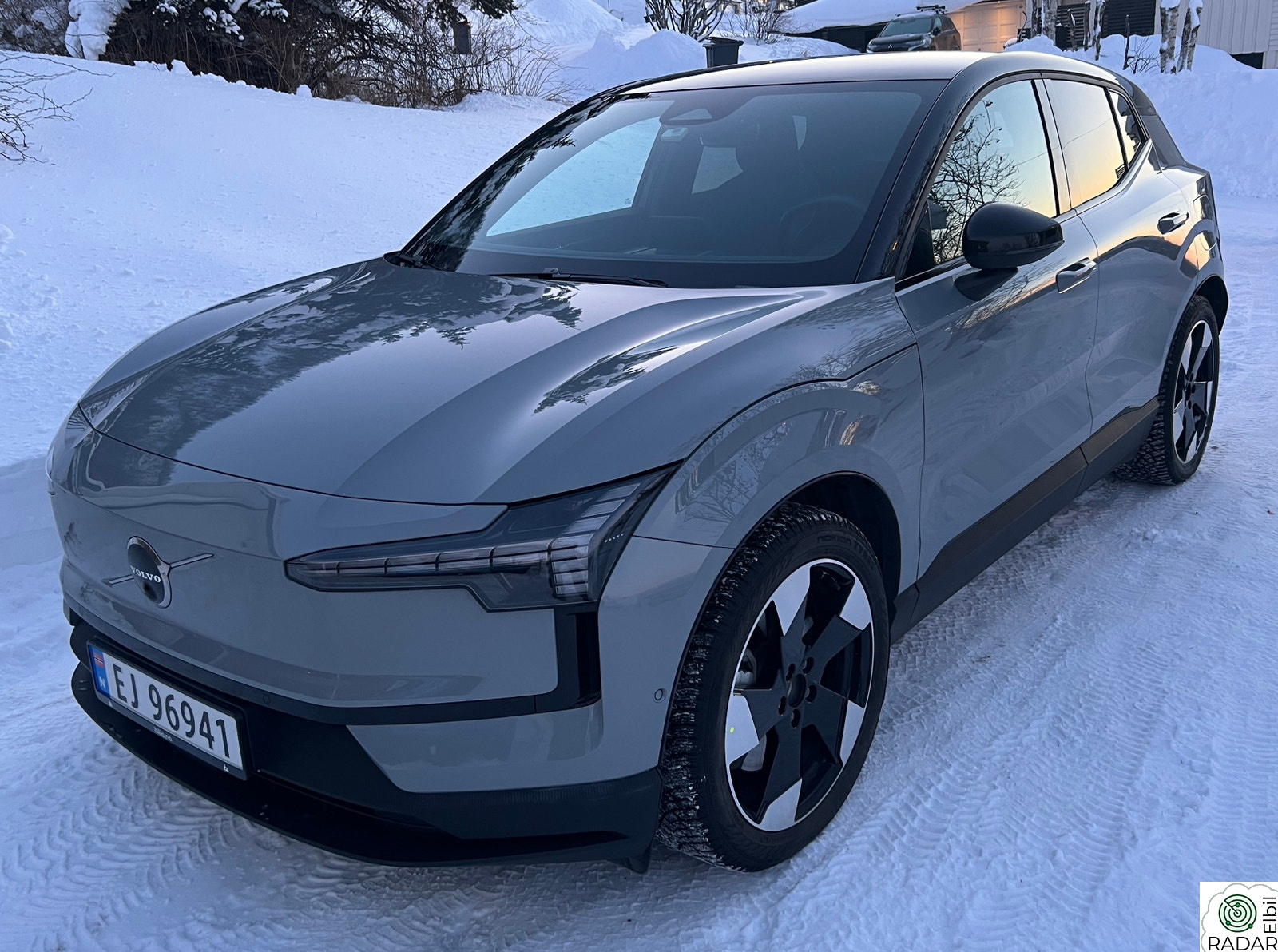 VOLVO EX30 Twin Performance Ultra AWD, hengerf., H&C, pano