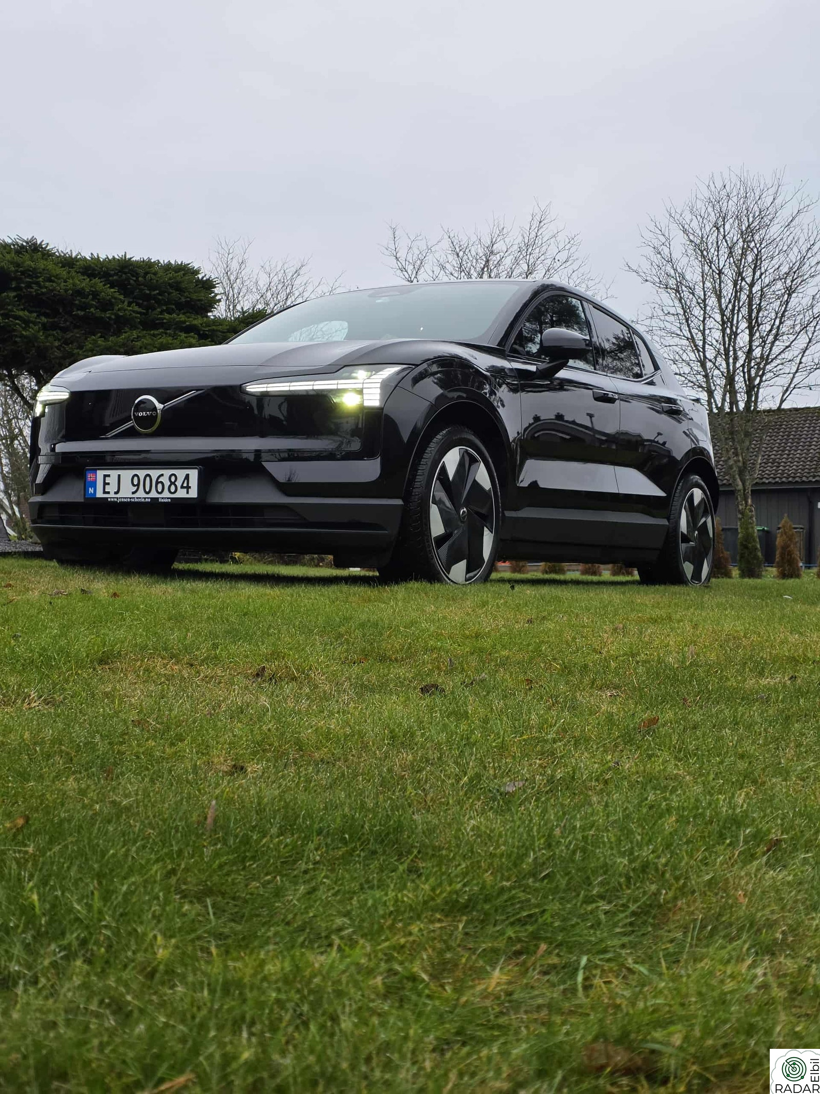 VOLVO EX30 Volvo EX30 Twin Performance Plus