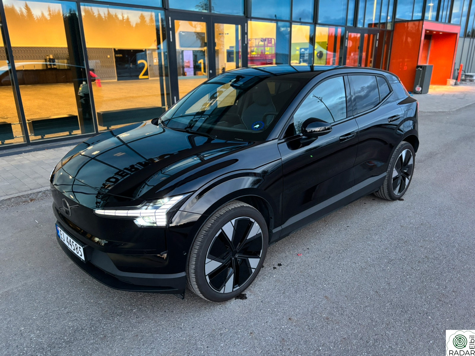 VOLVO EX30 Twin Motor Performance AWD Ultra – Leveringsklar!