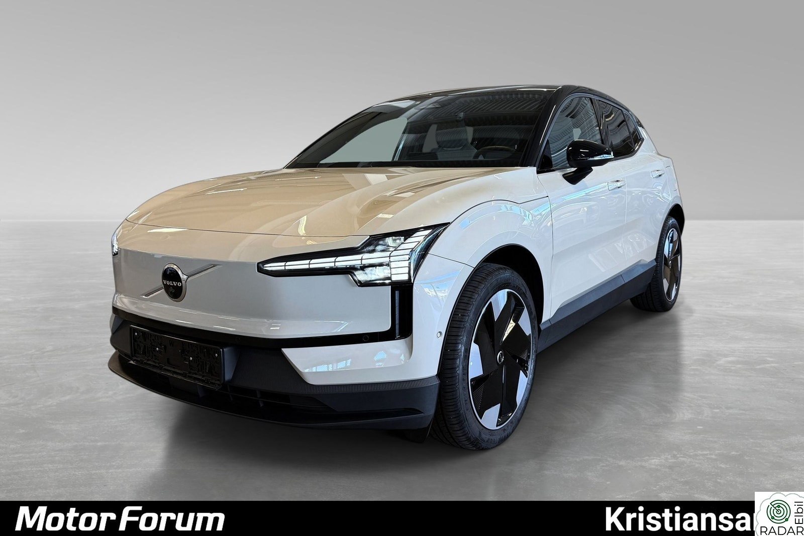 VOLVO EX30 Twin Ultra Performance/ AWD/ Pano/ Acc/ 360/ CarPlay