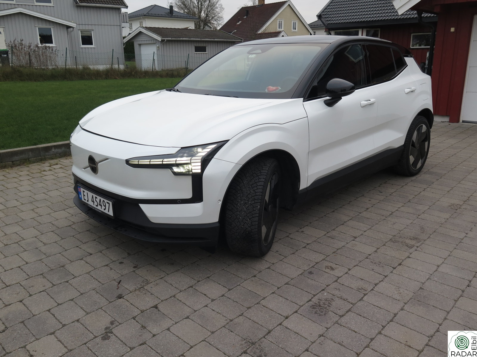 VOLVO EX30