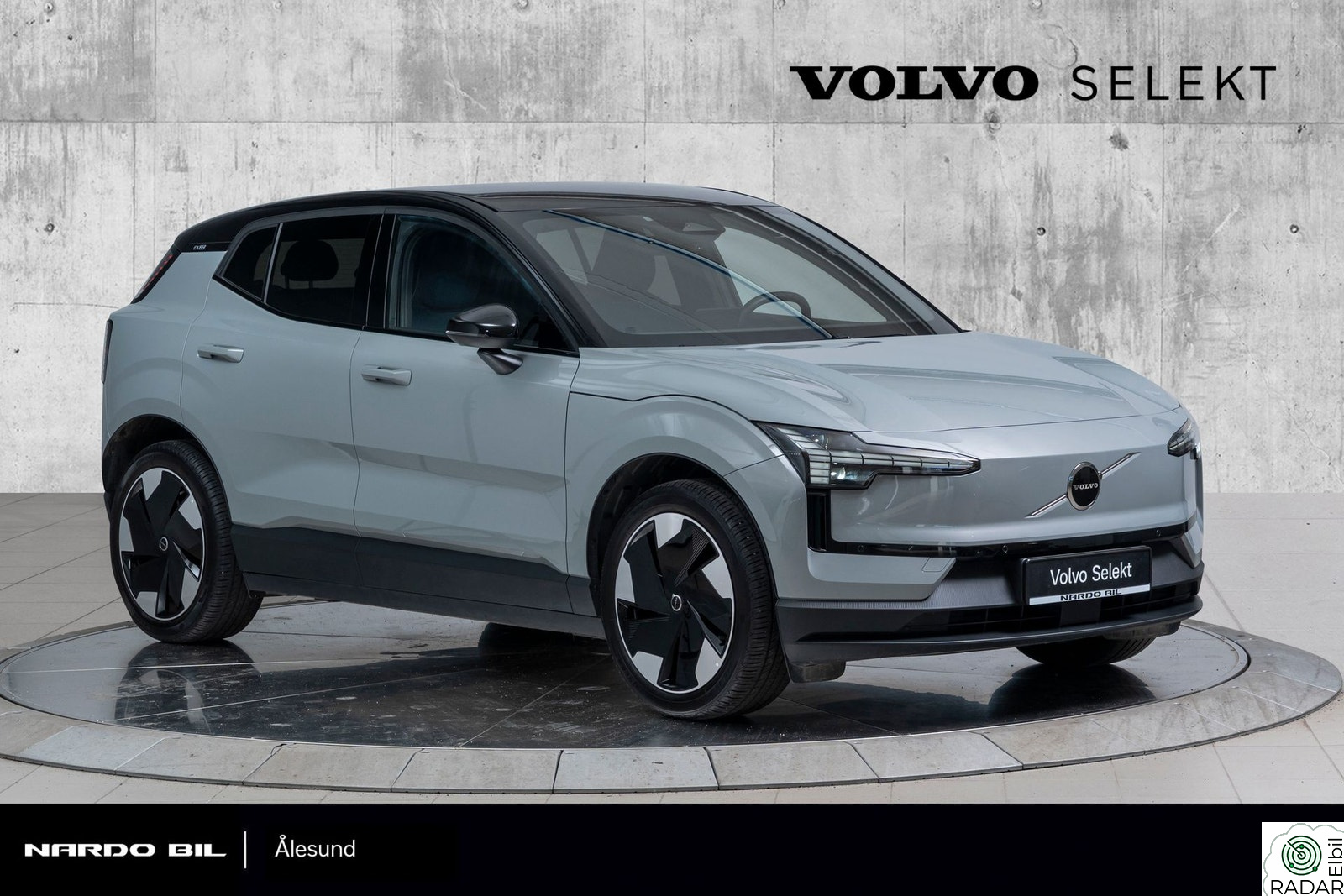VOLVO EX30 Plus | HarmanKardon | R.kamera | ++