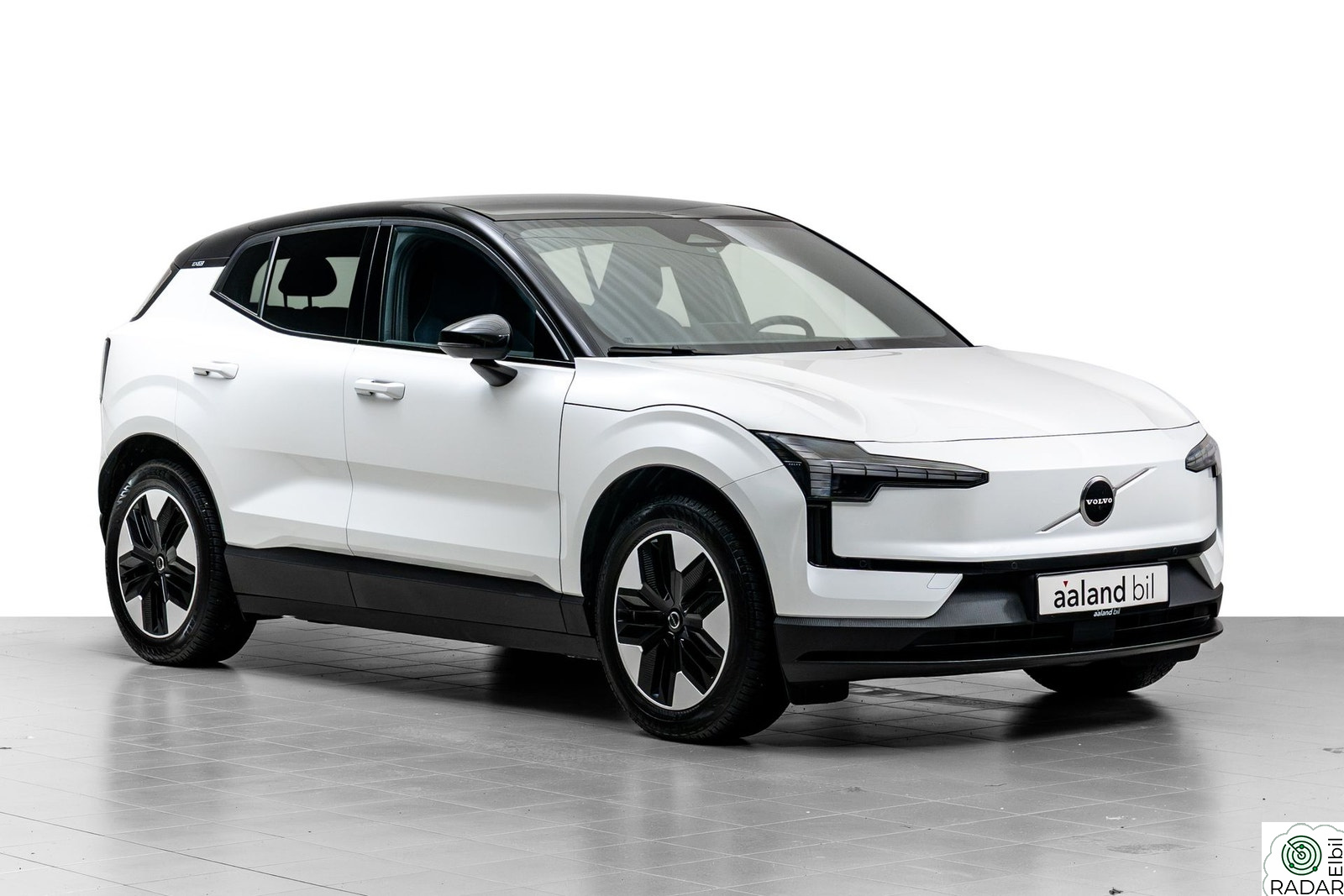 VOLVO EX30 2024-modell • 428 hk • AWD • Twin Performance Plus
