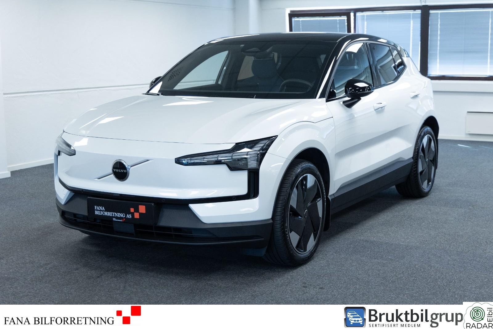 VOLVO EX30 RWD Extended Range Core/Norsk/Pilot/H&K/V.Pumpe/Carplay