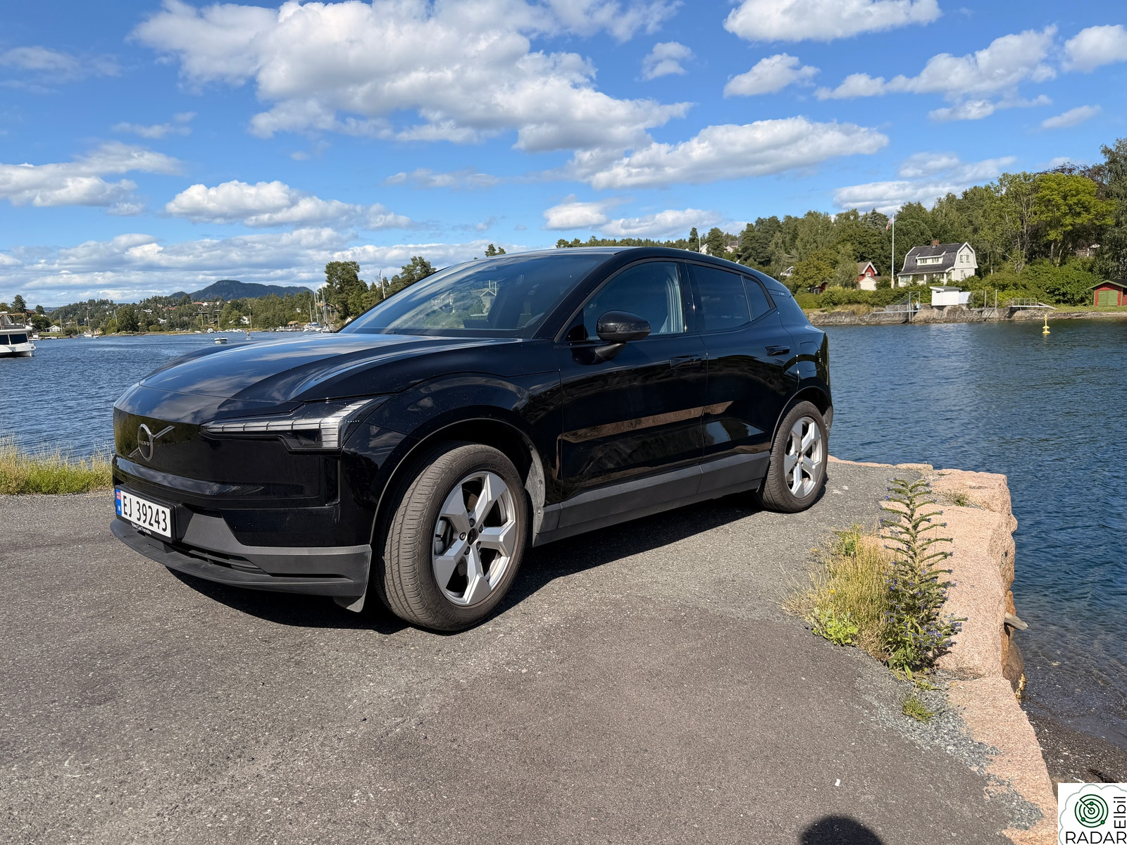 VOLVO EX30 272hk Extended Range RWD Core