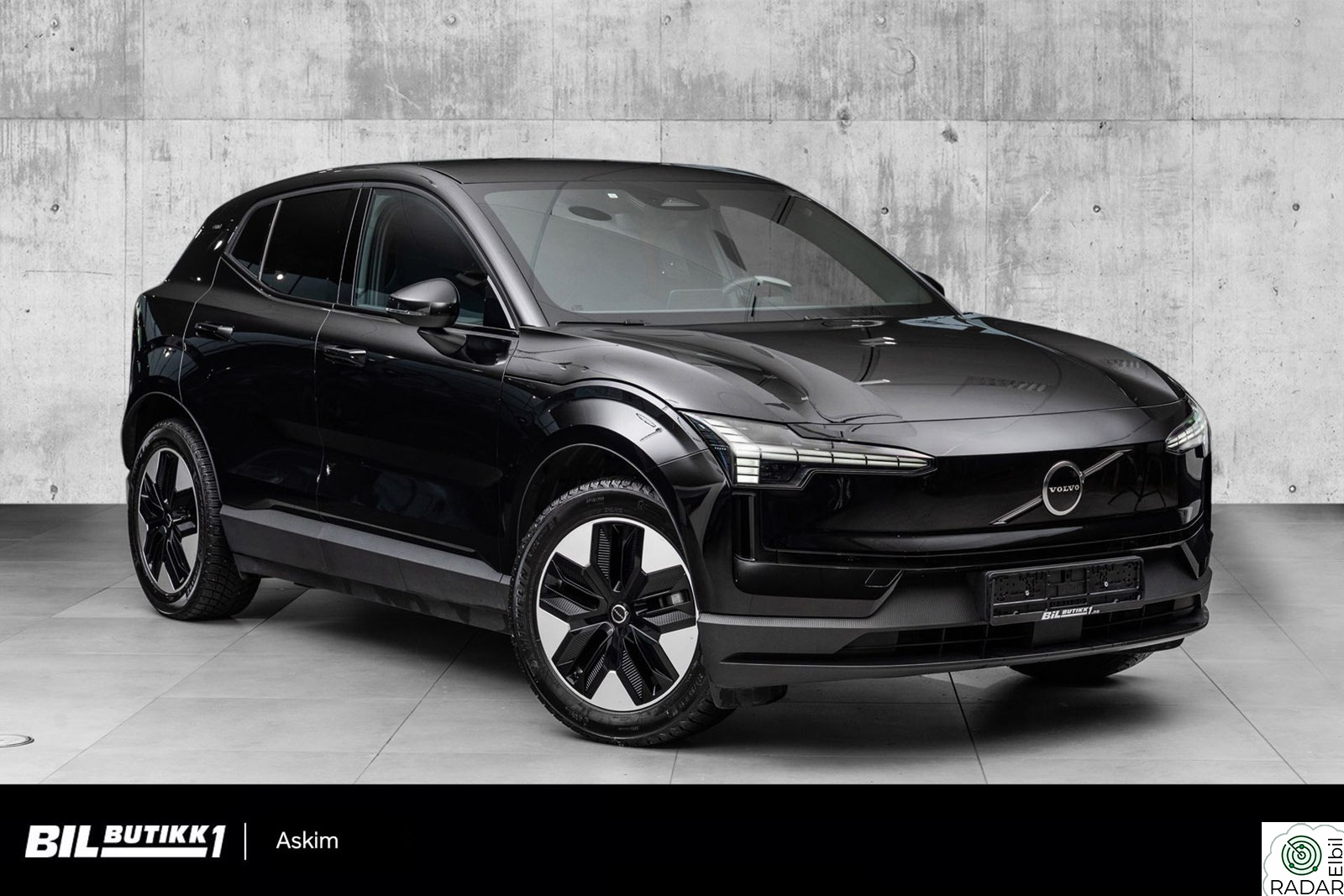 VOLVO EX30 Extended Range Core, Kamera, LED, Carplay+++