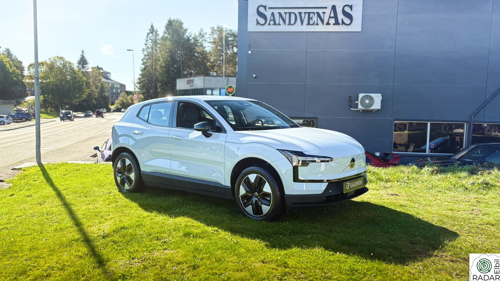 VOLVO EX30 Core Single Motor/App/272hk/337km/Lav km/S&V hjul/Krok