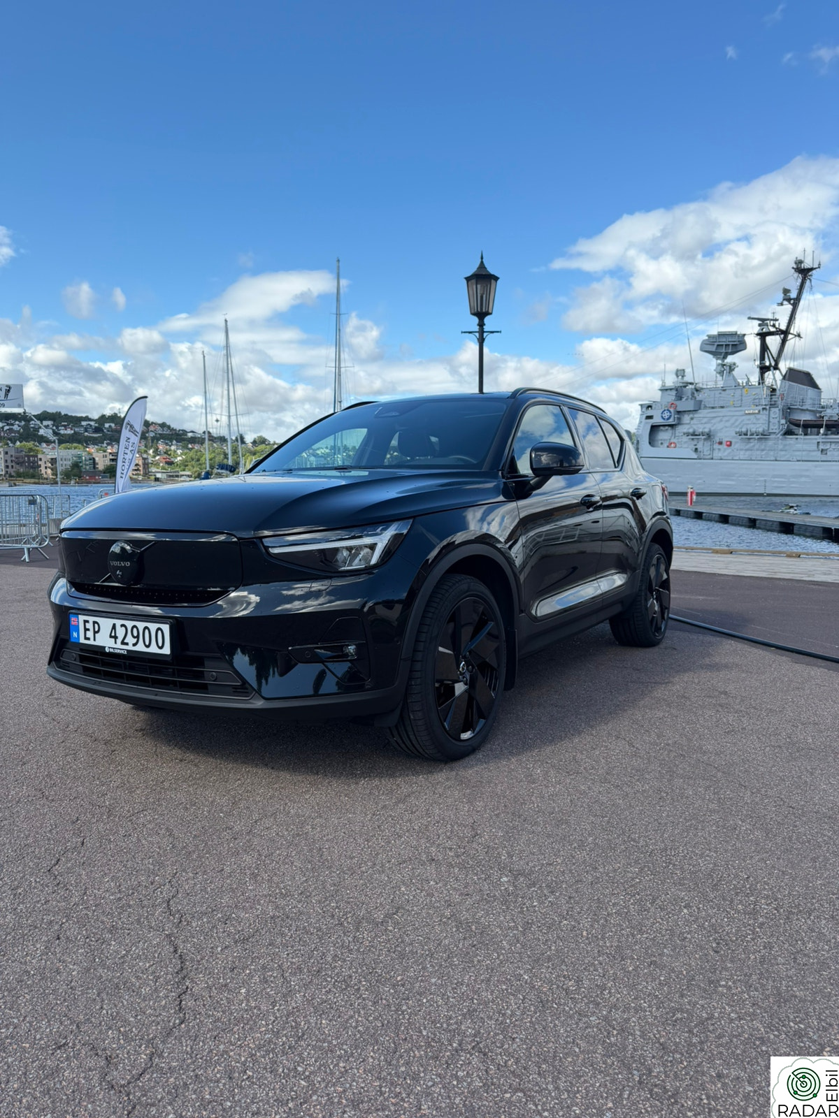 VOLVO EX40 408hk AWD Ultra Black/Krok/SetePk/Pano/H&K/20''