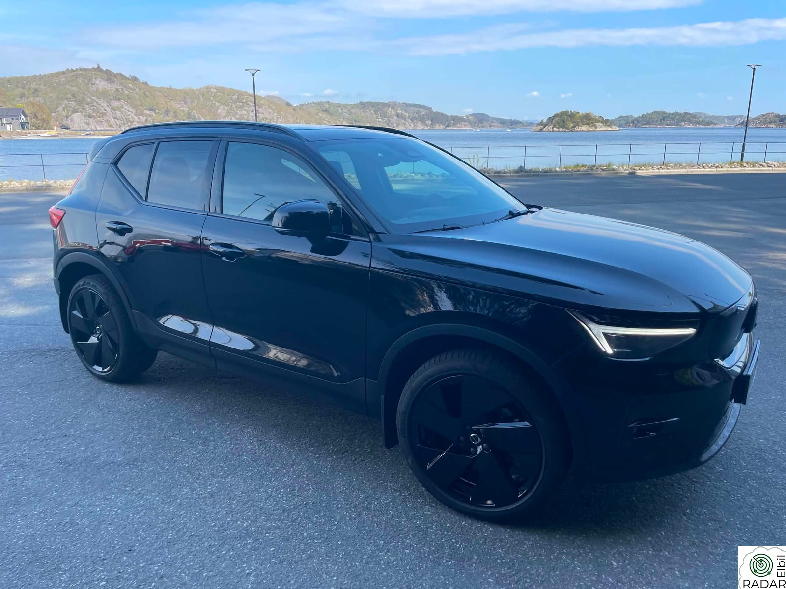 VOLVO EX40 Twin 408hk AWD Ultra Black Edition