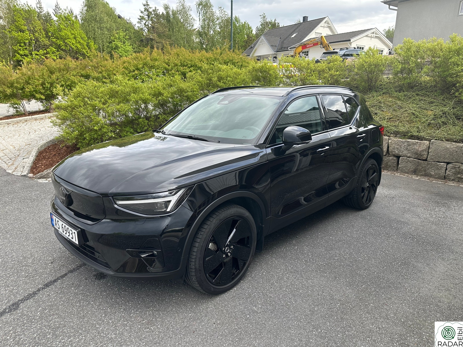 VOLVO EX40 Twin 442hk Performance AWD Ultra Black Edition
