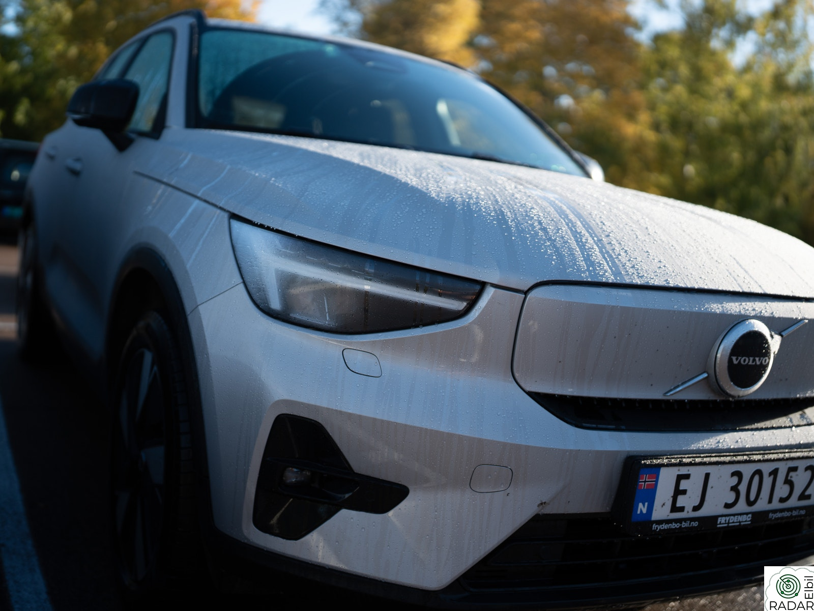 VOLVO EX40