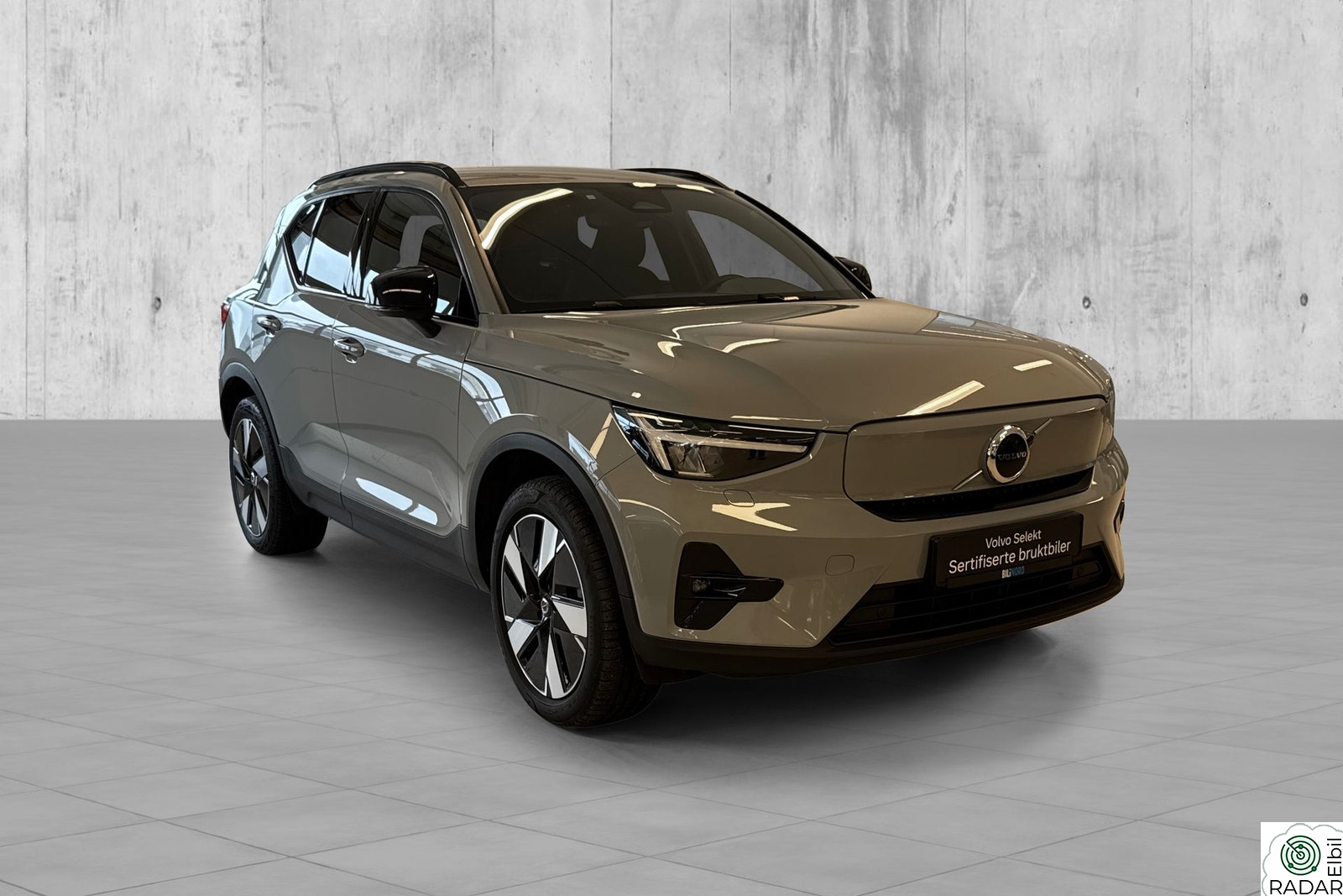 VOLVO EX40 Plus